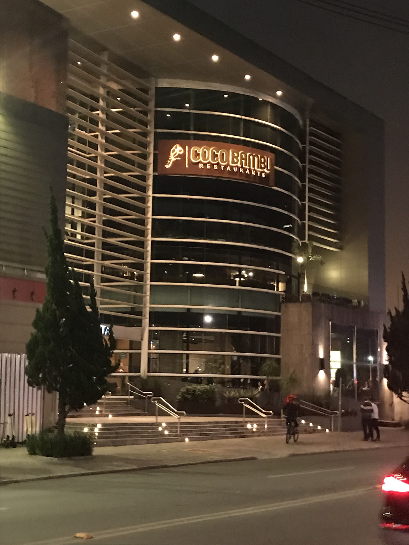 Coco Bambu Restaurant Curitiba 4